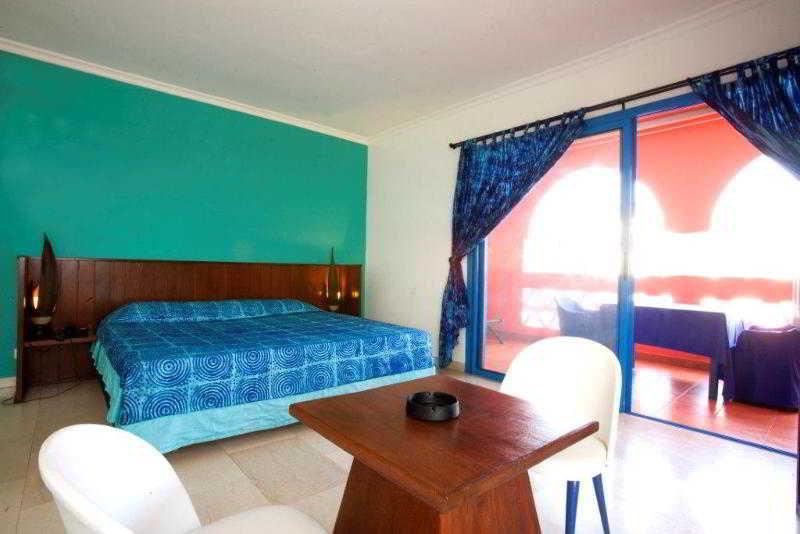 Hotel La Madrague Dakar Esterno foto